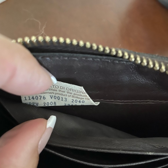 Authentic Bottega Veneta brown wallet.  Gently used. - Picture 4 of 4